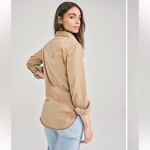 WOMEN'S LONG SLEEVE WESTERN SNAP WITH FRONT AND BACK YOKES SOLID TOP